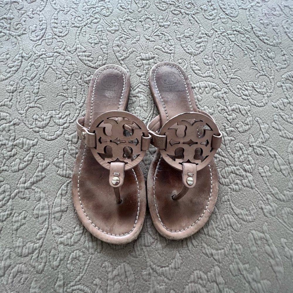 Tory Burch Tan Sandals with Logo Detail - Picture 2 of 3